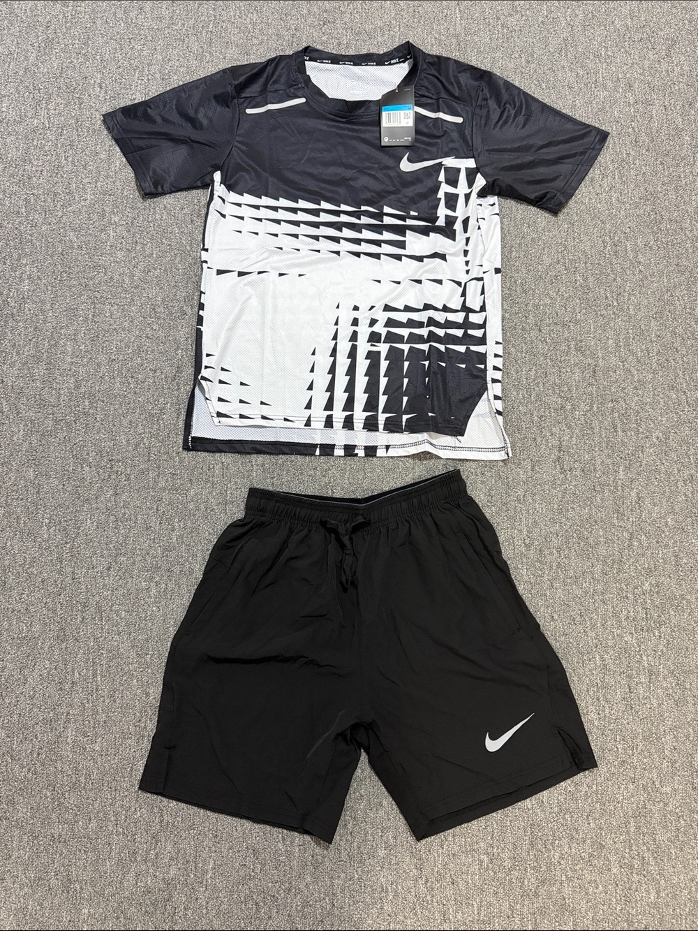 Nike Black & White Graphic Athletic soccer Shorts Set - men’s medium